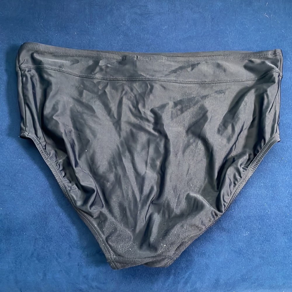 EUC black Croft & Barrow swim bottoms. Size 20W. Some pilling on the rear back. - Picture 2 of 3